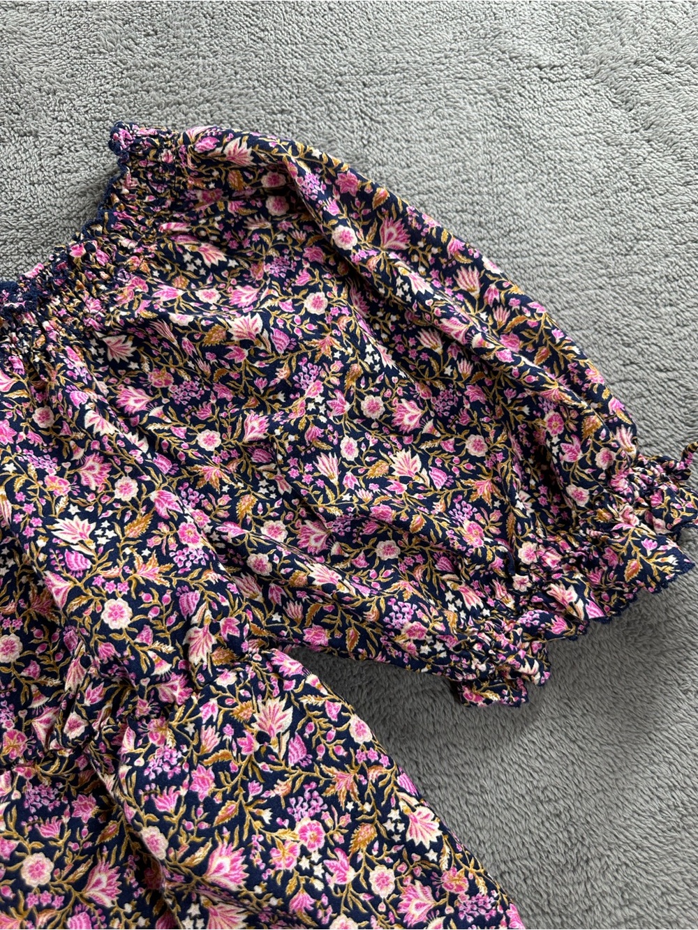 Old Navy Peasant Top Puff Sleeve Navy Floral Print - Picture 2 of 8
